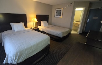 1 King Bed & 2 Full Bed