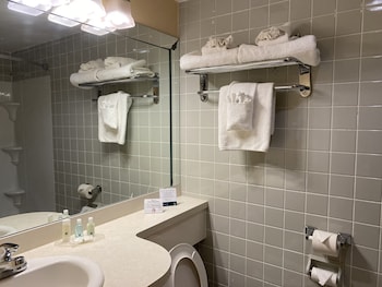 Standard Room, 2 Queen Beds, Non Smoking, Ground Floor