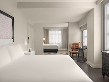 Family Suite, 2 Queen Beds, Roll-in Shower (Mobility Accessible)