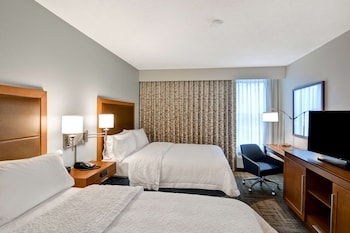Room, 2 Queen Beds, Accessible, Bathtub (Mobility & Hearing)