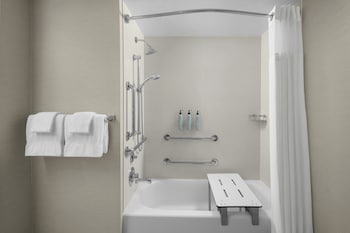 Room, 1 King Bed, Mobility Accessible, Bathtub