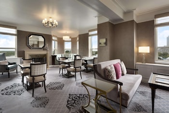 Fairmont Gold King, City View