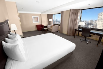 Junior Suite, 1 King Bed with Sofa bed, Bathtub
