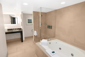 Suite, 1 Bedroom, Bathtub (Sunset Suite)