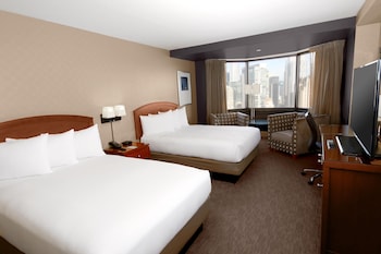 Room, 2 Double Beds, Bathtub (Skyline View)