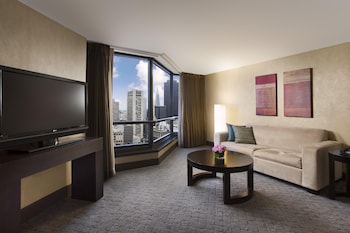 Suite, 1 Double Bed, Bathtub (Skyline Suite)