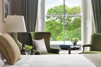 Suite, 1 Bedroom, Courtyard View