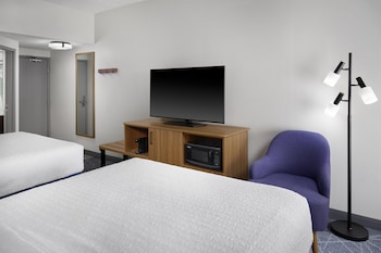 Room, 2 Queen Beds, Microwave
