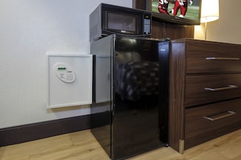 Deluxe Room, 1 King Bed (Smoke Free)
