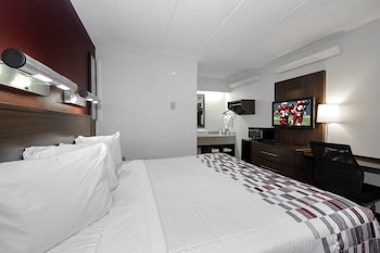 Deluxe Room, 1 King Bed (Smoke Free)