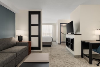 Suite, 1 King Bed with Sofa bed, Accessible Bathtub