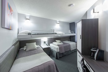Standard Room, Multiple Beds, Non Smoking
