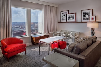 Suite, 1 King Bed
