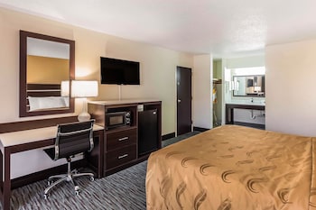 Standard Room, 1 King Bed, Smoking