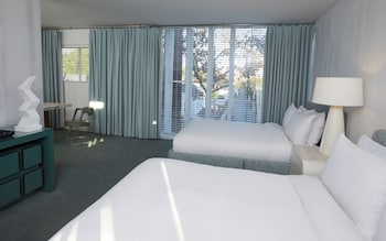 Deluxe Room, 2 Double Beds