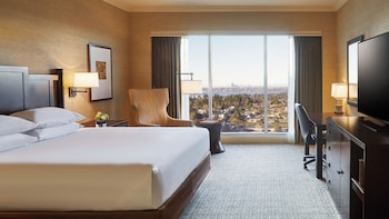 Room, 1 King Bed (High Floor)