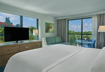 Deluxe Room, 1 King Bed with Sofa bed, Resort View (Balcony)