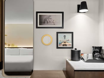 Superior Room, 1 King Bed