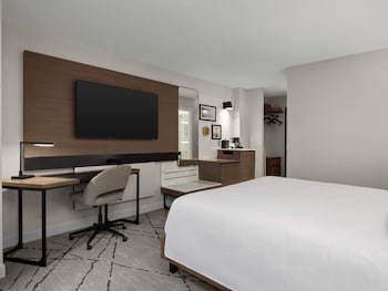 Superior Room, 1 King Bed