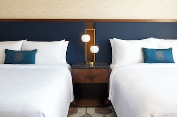 Deluxe Room, 2 Queen Beds, Non Smoking