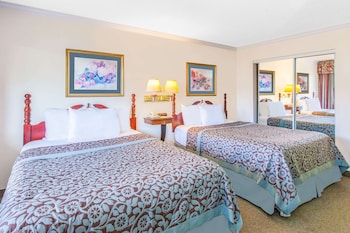 Standard Room, 2 Queen Beds, Accessible