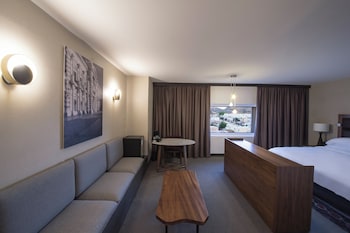 Suite (Master)