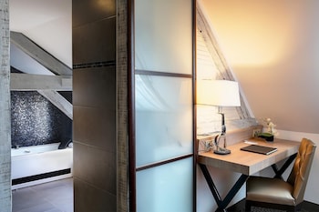 Family Suite, 1 King Bed, Bathtub (Separate Living Room)
