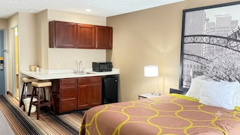 Efficiency, Room, 1 Queen Bed, Non Smoking