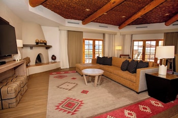 Suite, 1 Bedroom, Fireplace
