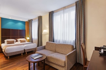 Premium Room, 1 Queen Bed, Non Smoking, Bathtub (Larger Room;Twin bed on request)