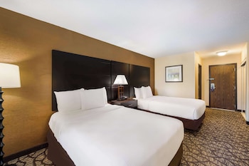 Standard Room, 2 Double Beds, Non Smoking, Refrigerator & Microwave