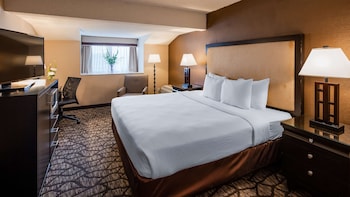 Standard Room, 1 King Bed, Non Smoking, Refrigerator & Microwave