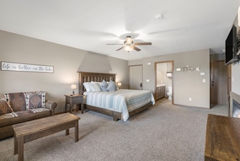 Studio Condo - Terrace Level - 1502A
