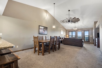 Condo, 1 Bedroom, Lake View (Penthouse Suite #1116B)