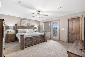3 Bedroom Condo #1103