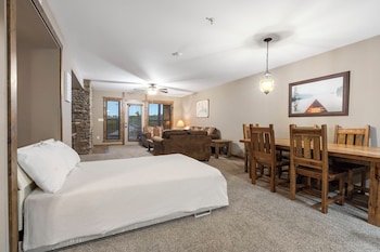 2 Bedroom Condo #1203