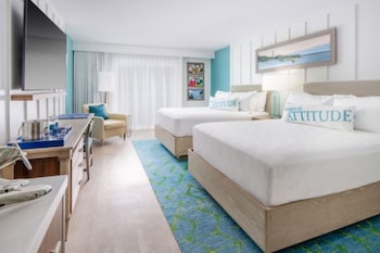 Deluxe Room, 2 Queen Beds, Park View (Waterpark View)
