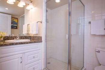 Suite, 1 King Bed, 2 Bathrooms, Oceanfront