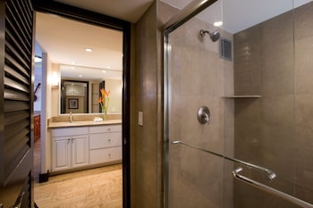Premium Suite, 1 King Bed, Oceanfront