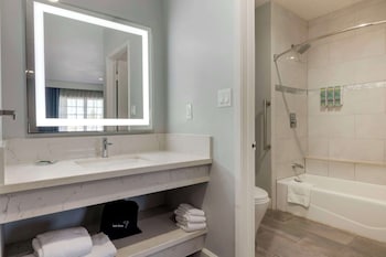 Standard Room, 2 Queen Beds, Non Smoking, Refrigerator