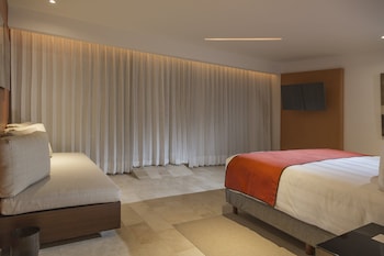 Classic Room, 1 King Bed