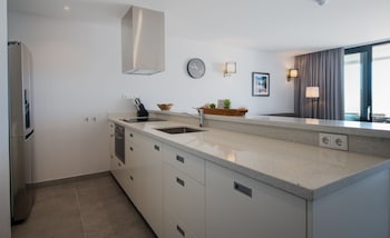 Premium Apartment, 2 Bedrooms, Ocean View, Beachfront