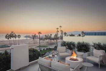 Room, 1 King Bed, Balcony, Oceanfront (The 720, Firepit)