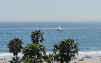 Suite, 1 Bedroom, Corner (Malibu Oceanfront)