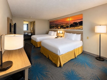 Room, 2 Queen Beds, Non Smoking