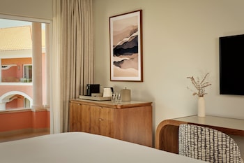 Deluxe Room, Balcony