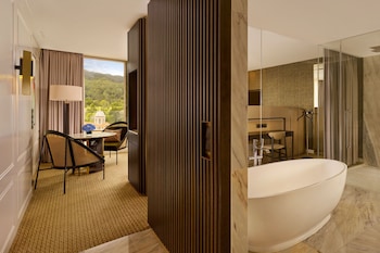 Suite, 1 Bedroom, Balcony (Balcony)