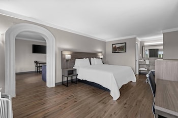 Suite, 1 King Bed, Non Smoking