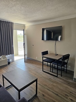 Suite, 1 King Bed, Non Smoking