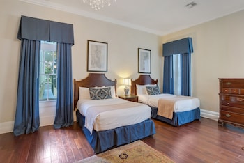 Superior Suite, 2 Queen Beds